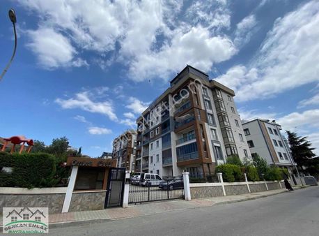 Site İçerisinde Satılık 4+1 Deniz Manzaralı Dublex Daire