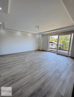 Başiskele'de Site İçi Krediye Uygun Satılık Ara Kat 3+1 Daire