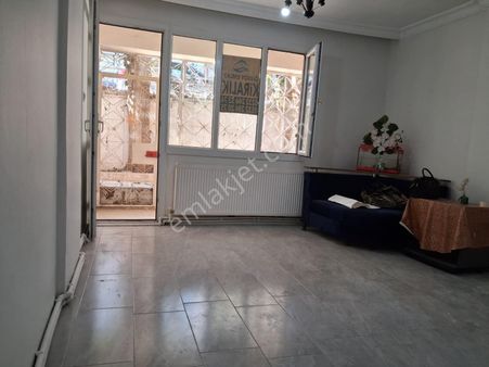 Güzel Yalı Da 76 Sokakda Bahçeli 3+1 Salon Doğal Gazlı Eşyalıda Kiraya Verile Bilir