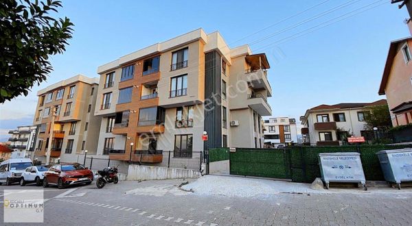 Başiskele Tınaztepe Cad. Merkezi Lokasyon'da Kiralık 3+1 Daire