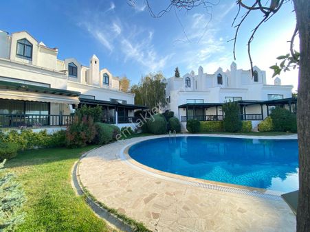 Peyzaj Ödüllü 4+1 Muhteşem Köşe Triblex Villa