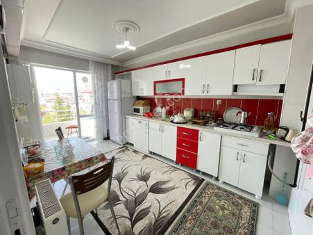 Beşikkaya'da Asansörlü 3+1 Y.giriş Altı Daire Önü Açık Köşe Başı