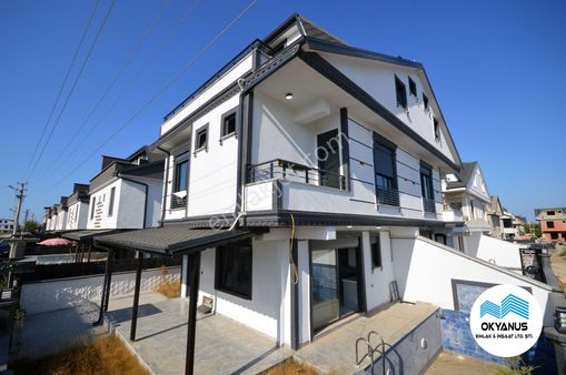 Sakarya Kocaalide Müstakil Havuz-bahçe Garajlı Satılık 4+1 Villa