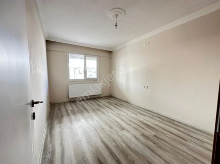 🏡muradiye Mahallesi 🏡 ✅2+1 90 M2 3 Katlının Zemin Katı ❇️kombi Petekli