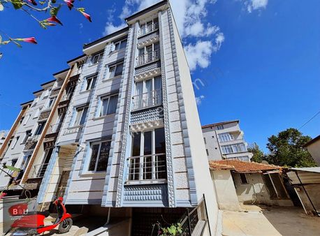 B&u Gayrimenkulden Bademlik Mah. Güzel Konumda Satılık 2+1 Daire