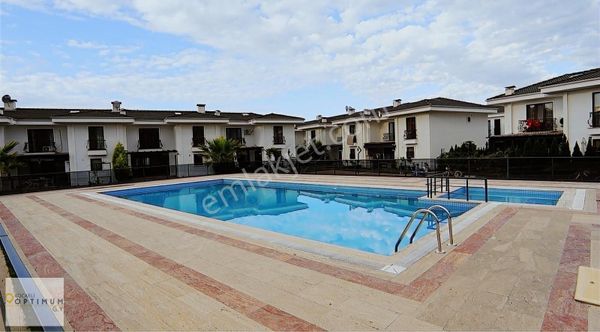 Başiskele'de Aydın Villaları Sitesinde Lüx Satılık 4+1 Villa