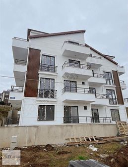 Optimum Gy'den Başiskele Yeşilyurt'ta Satılık Arakat 2+1daire