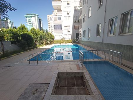 Alanya Mahmutlar’da Denize 50mt 2+1 Eşyalı Daire