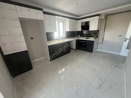 Fevzi Çakmak Mah. Ebeveyn Banyolu Lüks Yapılı 4+1 Satılık Konut