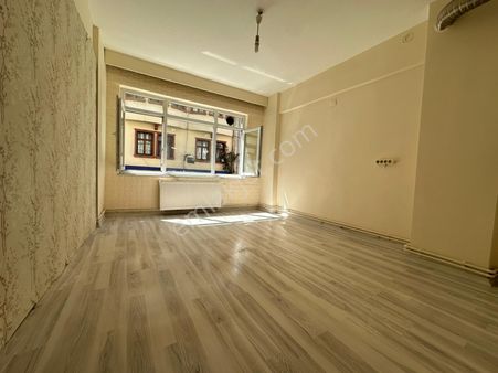 Bursa Heykel Nalbantoğlu Çift Cephe Yenilenmiş 2+1 Satılık Daire