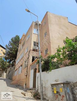 Mustakil 3 Ayrı Daireli Kullanışlı Bina