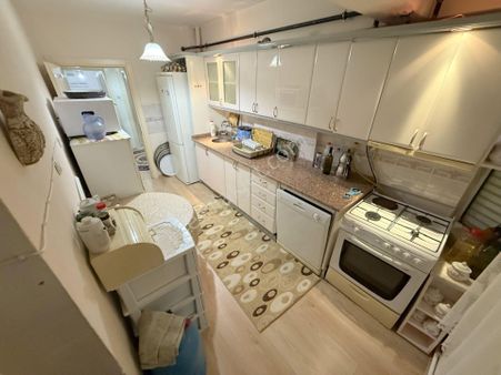 🔴🔴 Güç Gayrimenkul'den Akçay'da Denize Yakın Cam Balkonlu Full Eşyalı Satılık 2+1 Daire