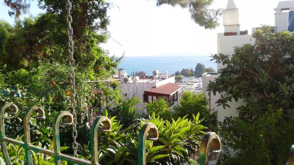 Bodrum Kumbahçe'de Full Deniz Manzaralı Satılık Taş Bina