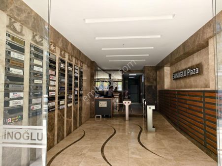 Bayraklı Eminoğlu Plaza'da Kiralık Ofis