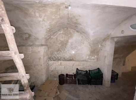 2 Katlı Taş Konak Butik Otel Yapımına Uygun Ulaşım Kolaylığı