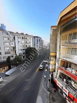 Mecidiyeköy Merkezde Temiz Boyalı Ara Kat 2+1 Kiralık Daire