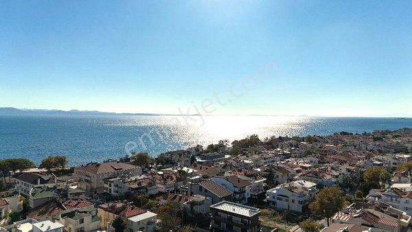 🌀gültaş Emlaktan Akçayda Satılık Geniş Bahçeli Çift Mutfaklı 3+1 Çift Ebeveyn Banyolu Müstakil Ev