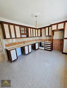 Selçukbeyde Kıralık Arakat Daıre