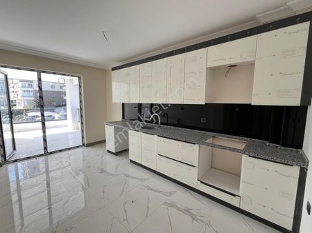 Pamuklar'da Site İçerisinde Geniş Balkonlu Ön Cephe 3+1 Satılık Daire