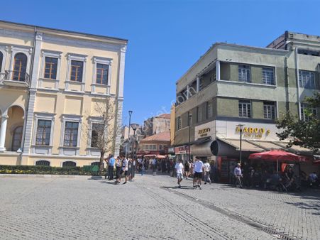 Konak Meydanı Girişinde Halim Alanyalı İşhanında Kiralık 1+0 Ofis