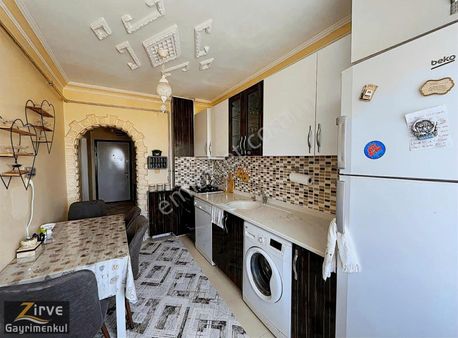 Zirve'den Yeşiltepe Mahallesi Site İçerisinde 2+1 Acil Daire!