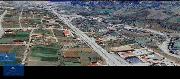 Royal Gayrimenkulden Derecik'te Ticari İmarlı Satılık Arsa(t2.)