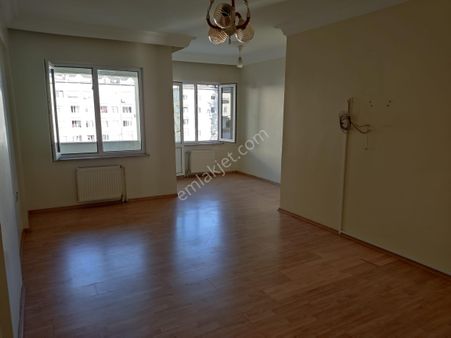 İstanbul Tuzla İstasyon Mahallesi'nde Kiralık 2+1 Daire