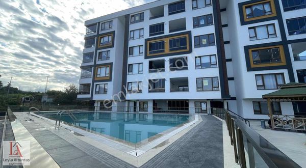 Yalıncakta Satılık Sıfır Fırsat 4+1 Daire.