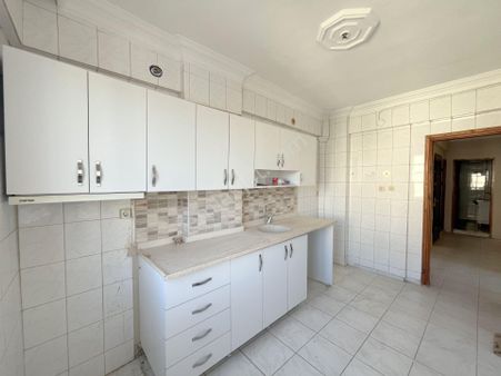 🟣 🟣 Güç Gayrimenkul'den Akçay'da Ön Cephe Ara Kat Kaçmaz Satılık 2+1 Daire