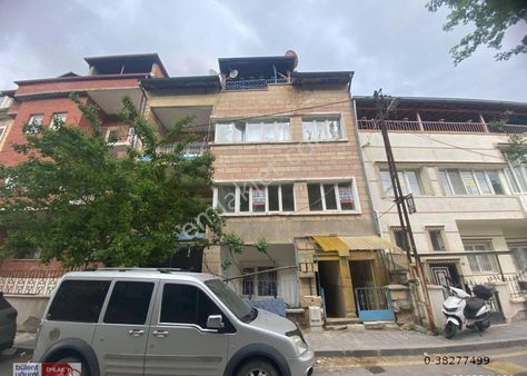 350 Evler Mah. 'de Otobüs Güzergahı Üstünde Geniş Kiralık 4+1