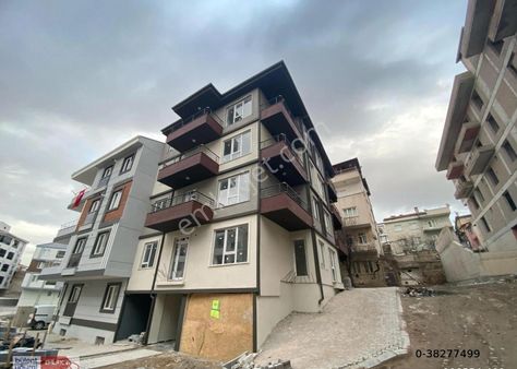 350 Evlerde Kapalı Otoparklı Satılık 1+1