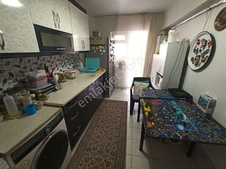 Koza Emlak'tan Mareşal Çakmak Mahalesinde Cadde Üzerinde Ara Katta 3+1 Satılık Dairee