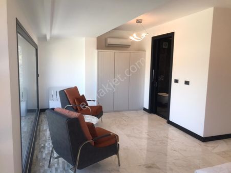 Kaan Emlaktan Ultralüx Yenişehirde Satılık Havuzlu Villa