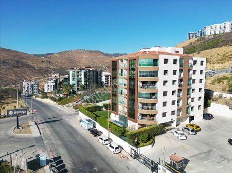 Körfez Mahallesi Doğakent Sitesi Satılık 3+1 Arakat Ferah Daire
