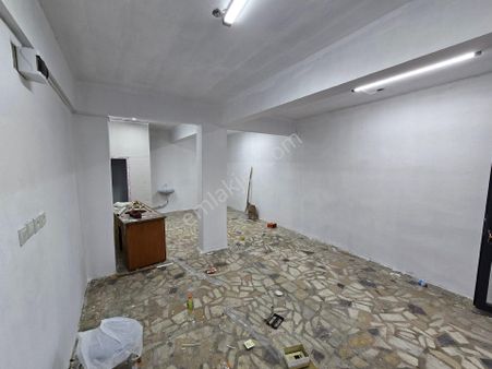 Pendik Esenyalı Ziraat Bankası Karşısında Kiralık Dükkan
