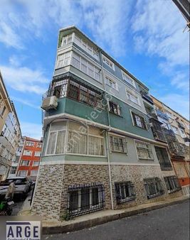 Merkezi Konumda Satılık 2 + 1 Ara Katı Daire