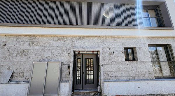 Çeşme Dalyan Marina Yürüme Mesafesi Satılık Eşyalı 1+1 Daire