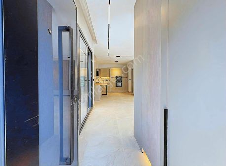 Bornova Atatürk Mah. Teraslı Sıfır 4+1 Tripleks Satılık Villa