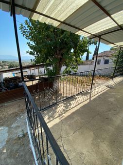 Manisa Turgutlu Sinirli Köyünde Satılık Köy Evi