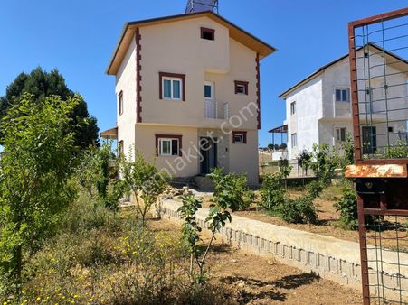 Satılık Tripleks,!!çamlıyayla Zevzek Tepesi 500 Metre Kare Arsa İcinde.