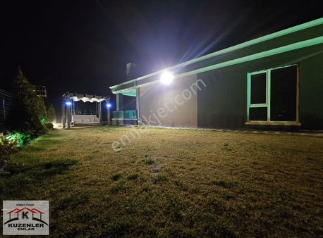 Güvenlikli Site İçinde İskan_doğalgazlı Geniş Bahçeli Lüks Villa