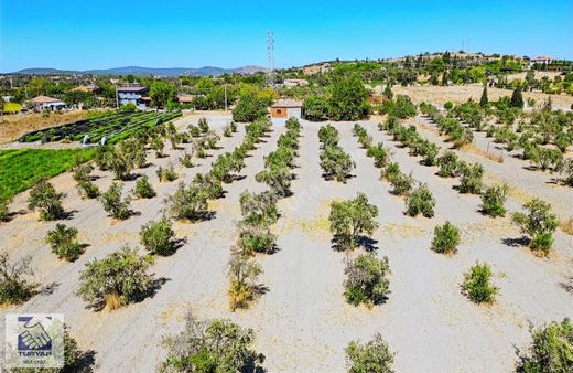 Urla'nın Gözde Bölgesi Sıra Mahalle'de Satılık Tarla