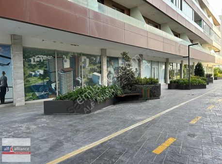 Altınbaş Üniversitesi Karşısı 52m2 -iskanlı Kiralık Dükkan