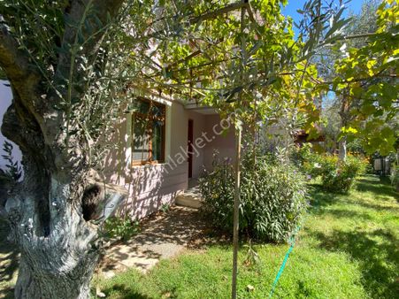 Keremköy'de Panoramik Deniz Manzaralı, Geniş Bahçeli 3+1 Villa