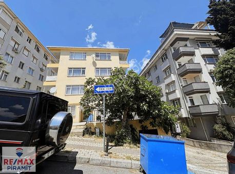 Acıbadem'de Harika Konumda Kiralık 1+1 Daire