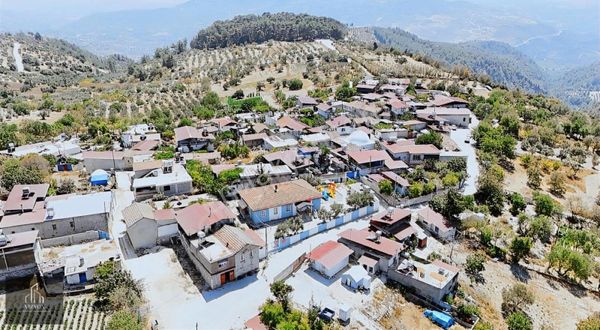 Altınözü'nde Yola Sıfır 7.7 Dönüm Tek Tapu Bakımlı Parsel