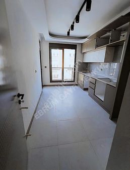 Erenköy Mah 2+1 Herşeyi Ayrı Geniş 1.kat Daire