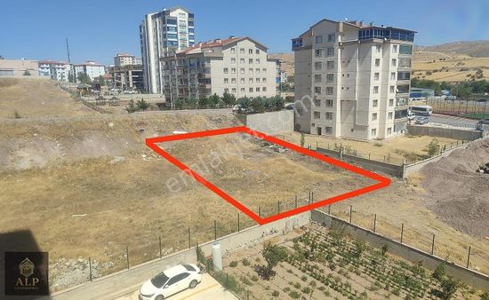 Alp Gayrimenkul'den Yakacıkda Süper Konumda 500 M2 İmarlı Arsa