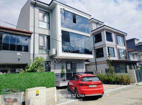 Serdivan Yazlık Mah. 2+1 Bahçeli Otoparklı Acil Satılık Daire