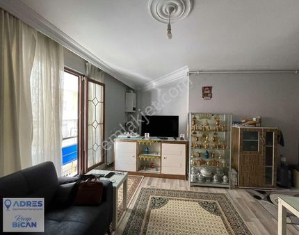 Kağıthane Şirintepe Mahallesinde Satılık 2+1 Yüksek Giriş